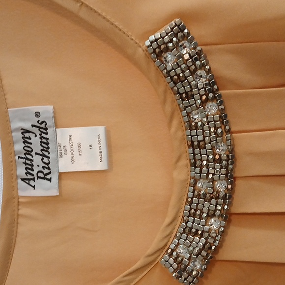 Adorable Melon Colored Ruffled Top, size 16 NWOT - Picture 3 of 8